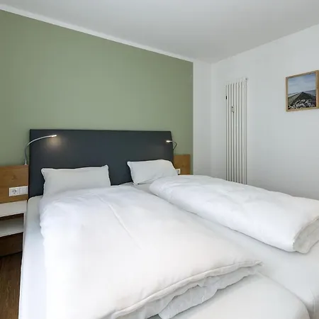 Deichhaeuser Anna Kueste Deichhaeuser Anna Kueste 6-30