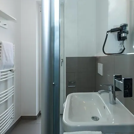 Deichhaeuser Anna Kueste Deichhaeuser Anna Kueste 6-30 *